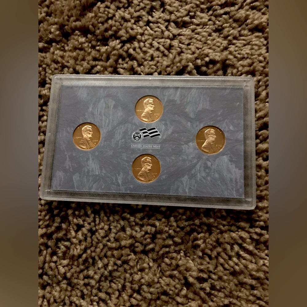 Mint set of 2009 Lincoln Pennie’s, including 12 circulation un touched!